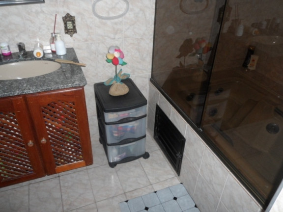 Imagem Casa com 2 Quartos à Venda, 170 m² em Marapé - Santos