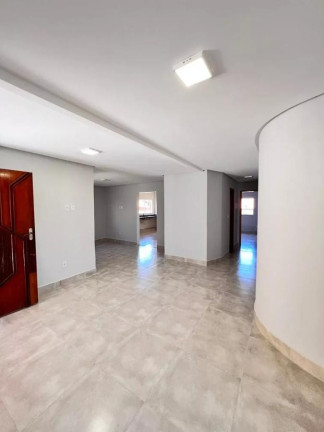 Imagem Casa com 3 Quartos à Venda, 243 m² em Parque Das Laranjeiras Acréscimo - Goiânia