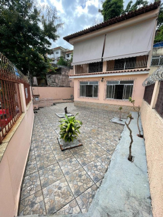 Imagem Casa com 4 Quartos à Venda, 199 m² em Cocotá - Rio De Janeiro Imagem Casa com 4 Quartos à Venda, 199 m² em Cocotá - Rio De Janeiro