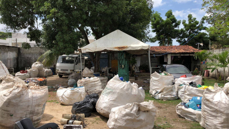 Imagem Terreno à Venda, 1.080 m² em Tapuio - Aquiraz