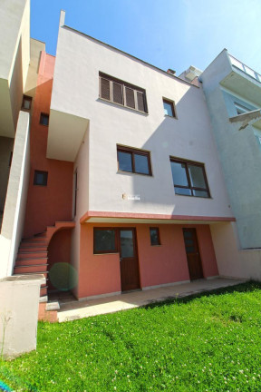 Imagem Casa com 3 Quartos à Venda, 240 m² em Vila Nova - Porto Alegre Imagem Casa com 3 Quartos à Venda, 240 m² em Vila Nova - Porto Alegre