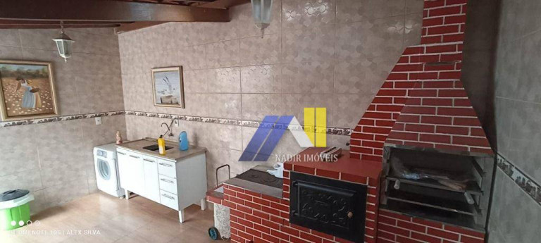 Imagem Casa com 3 Quartos à Venda, 265 m² em Centro - Pouso Alegre Imagem Casa com 3 Quartos à Venda, 265 m² em Centro - Pouso Alegre