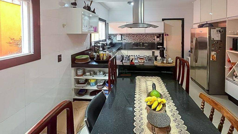 Imagem Casa com 4 Quartos à Venda, 290 m² em Itaipu - Niterói Imagem Casa com 4 Quartos à Venda, 290 m² em Itaipu - Niterói