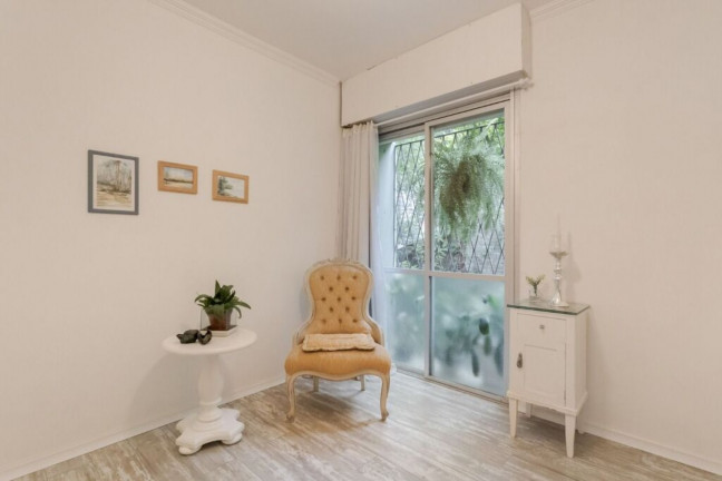 Imagem Imóvel com 2 Quartos à Venda, 75 m² em Petrópolis - Porto Alegre Imagem Imóvel com 2 Quartos à Venda, 75 m² em Petrópolis - Porto Alegre
