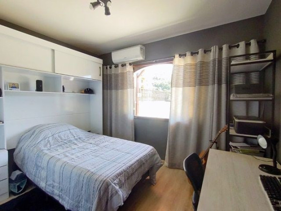 Imagem Imóvel com 3 Quartos à Venda, 195 m² em Várzea - Teresópolis Imagem Imóvel com 3 Quartos à Venda, 195 m² em Várzea - Teresópolis