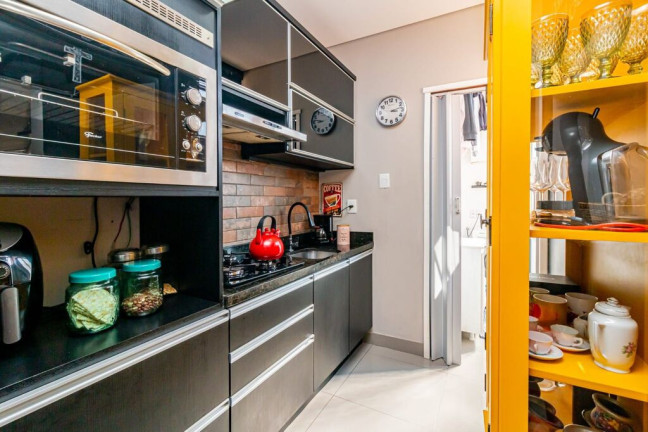Imagem Apartamento com 3 Quartos à Venda, 65 m² em São João - Porto Alegre Imagem Apartamento com 3 Quartos à Venda, 65 m² em São João - Porto Alegre