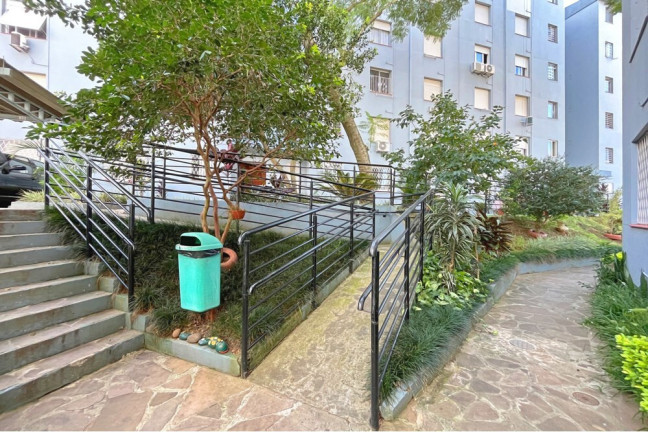 Imagem Imóvel com 1 Quarto à Venda, 38 m² em Santo Antônio - Porto Alegre Imagem Imóvel com 1 Quarto à Venda, 38 m² em Santo Antônio - Porto Alegre