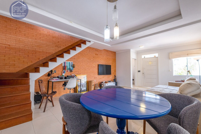 Imagem Casa com 3 Quartos à Venda, 122 m² em Cachoeira Do Bom Jesus - Florianópolis