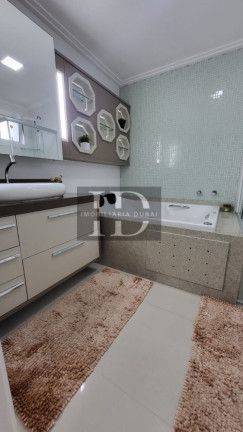 Imagem Apartamento com 3 Quartos à Venda, 139 m² em Centro - Balneário Camboriú Imagem Apartamento com 3 Quartos à Venda, 139 m² em Centro - Balneário Camboriú