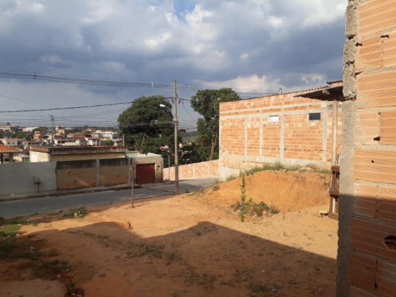 Imagem Casa com 3 Quartos à Venda, 400 m² em Vila Renascer - Contagem Imagem Casa com 3 Quartos à Venda, 400 m² em Vila Renascer - Contagem
