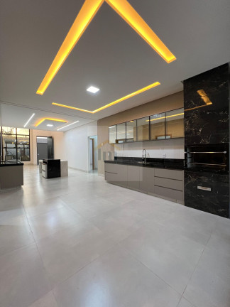 Imagem Casa com 3 Quartos à Venda, 180 m² em Moinho Dos Ventos - Goiânia Imagem Casa com 3 Quartos à Venda, 180 m² em Moinho Dos Ventos - Goiânia