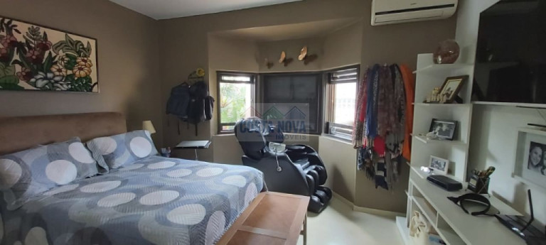 Imagem Casa com 4 Quartos à Venda, 373 m² Imagem Casa com 4 Quartos à Venda, 373 m²