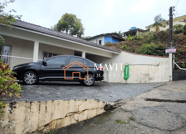 Imagem Casa com 3 Quartos à Venda, 211 m² em Iririú - Joinville Imagem Casa com 3 Quartos à Venda, 211 m² em Iririú - Joinville