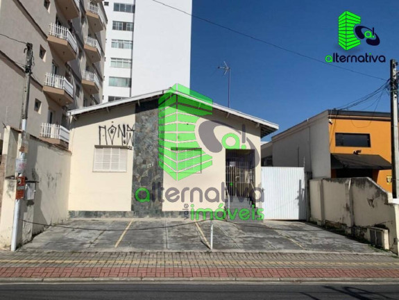 Casa à Venda, 345 m² em Centro - Taubaté
