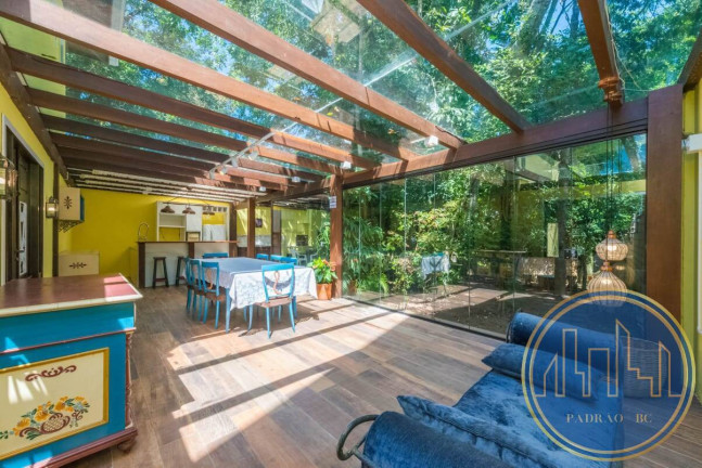 Casa com 3 Quartos à Venda, 350 m² em Praia Das Taquaras - Balneário Camboriú