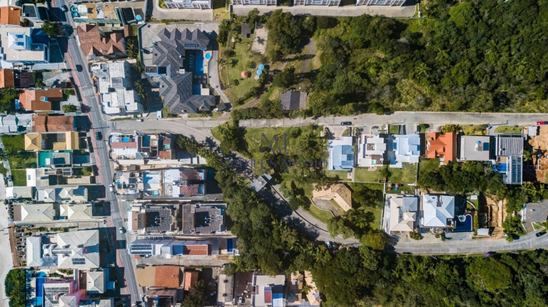 Imagem Casa com 3 Quartos à Venda, 337 m² em Centro - Bombinhas