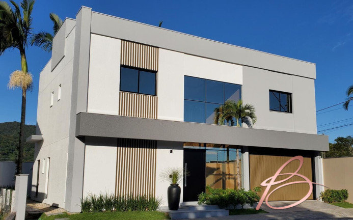 Imagem Casa com 4 Quartos à Venda, 250 m² em Barra - Balneário Camboriú