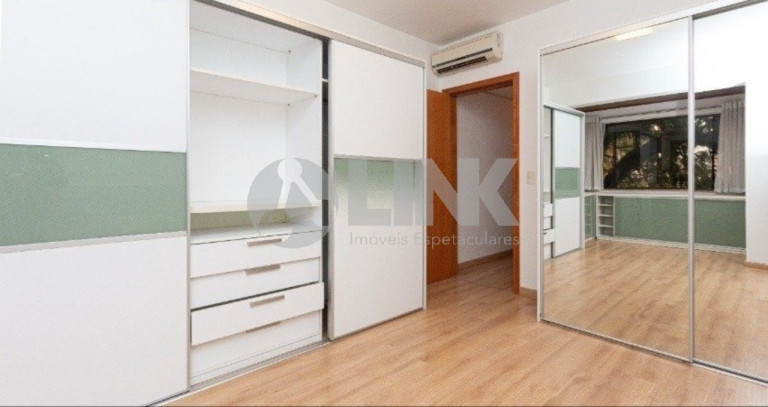 Imagem Apartamento com 2 Quartos à Venda, 103 m² em Mont Serrat - Porto Alegre Imagem Apartamento com 2 Quartos à Venda, 103 m² em Mont Serrat - Porto Alegre
