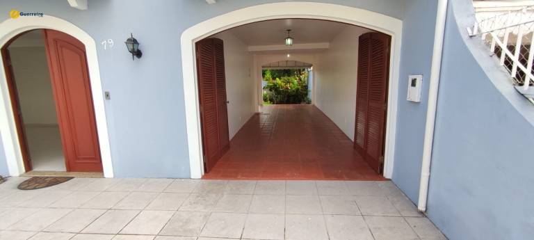Imagem Casa com 4 Quartos à Venda, 300 m² em Coqueiros - Florianopolis Imagem Casa com 4 Quartos à Venda, 300 m² em Coqueiros - Florianopolis