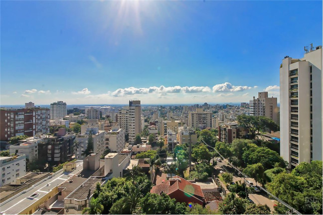 Imagem Imóvel com 4 Quartos à Venda, em Mont Serrat - Porto Alegre Imagem Imóvel com 4 Quartos à Venda, em Mont Serrat - Porto Alegre