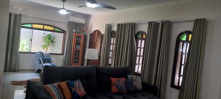Imagem Casa com 3 Quartos à Venda, 270 m² em Guilhermina - Praia Grande
