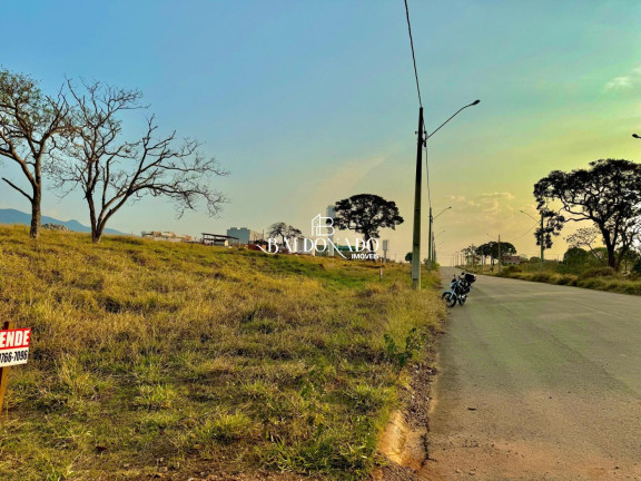 Imagem Terreno à Venda, 300 m² em Centro - Extrema Imagem Terreno à Venda, 300 m² em Centro - Extrema