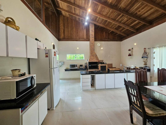 Imagem Casa com 3 Quartos à Venda, 210 m² em Balneário Barra Do Sul Imagem Casa com 3 Quartos à Venda, 210 m² em Balneário Barra Do Sul