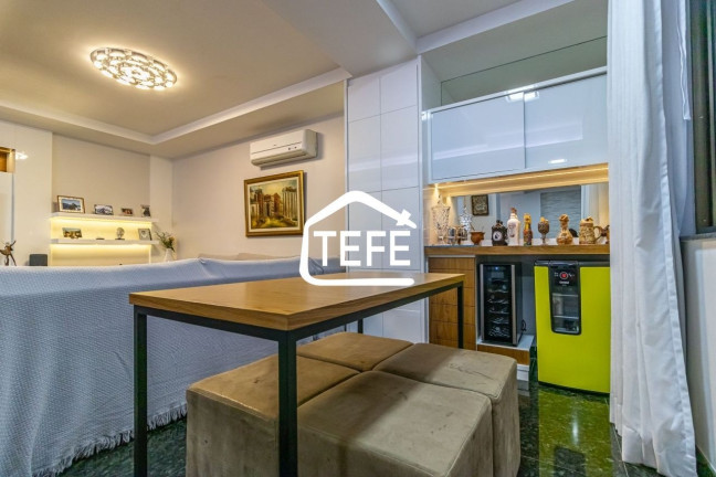 Imagem Apartamento com 3 Quartos à Venda, 182 m² em Copacabana - Rio De Janeiro Imagem Apartamento com 3 Quartos à Venda, 182 m² em Copacabana - Rio De Janeiro