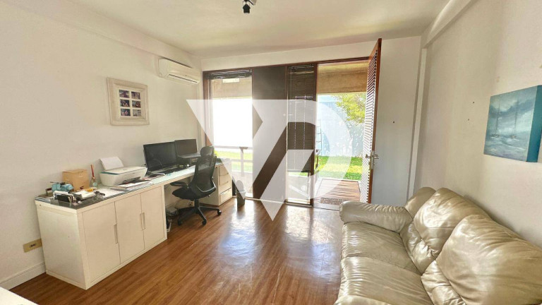 Imagem Casa com 3 Quartos à Venda, 349 m² em Alphaville - Barueri Imagem Casa com 3 Quartos à Venda, 349 m² em Alphaville - Barueri