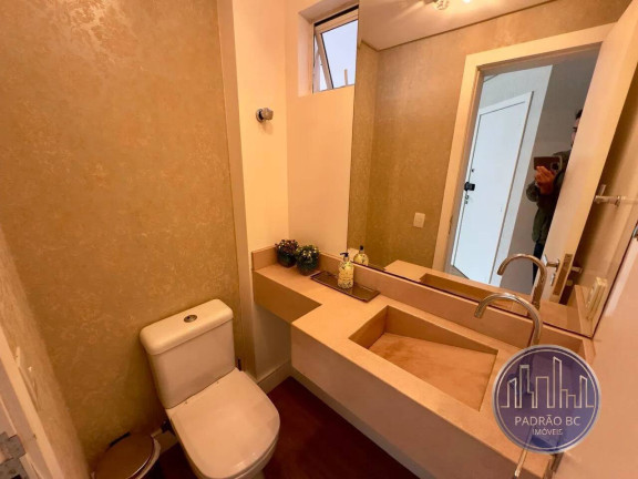 Imagem Apartamento com 3 Quartos à Venda, 121 m² em Centro - Balneário Camboriú Imagem Apartamento com 3 Quartos à Venda, 121 m² em Centro - Balneário Camboriú