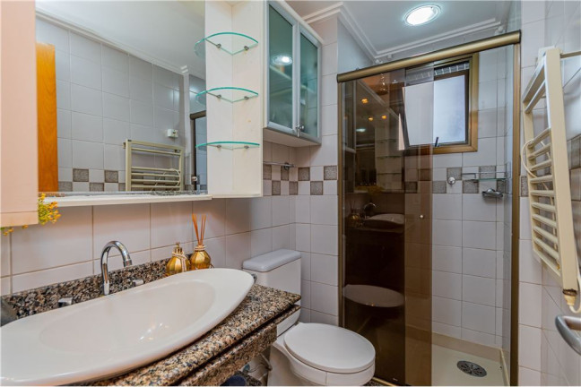 Imagem Imóvel com 3 Quartos à Venda, em Moinhos De Vento - Porto Alegre Imagem Imóvel com 3 Quartos à Venda, em Moinhos De Vento - Porto Alegre