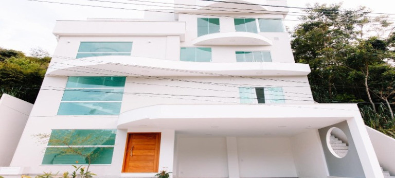 Imagem Casa com 5 Quartos à Venda, 400 m² em Maria Paula - São Gonçalo Imagem Casa com 5 Quartos à Venda, 400 m² em Maria Paula - São Gonçalo