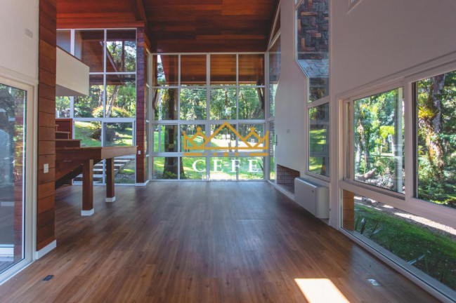 Imagem Casa com 4 Quartos à Venda, 385 m² em Centro - Gramado