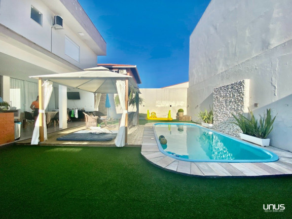 Imagem Casa com 3 Quartos à Venda, 360 m² em Forquilhinha - São José Imagem Casa com 3 Quartos à Venda, 360 m² em Forquilhinha - São José
