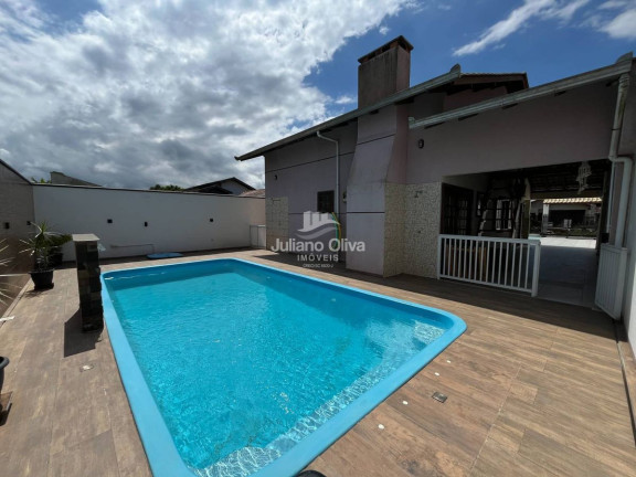 Casa com 3 Quartos à Venda, 123 m² em Barra Do Sai - Itapoá