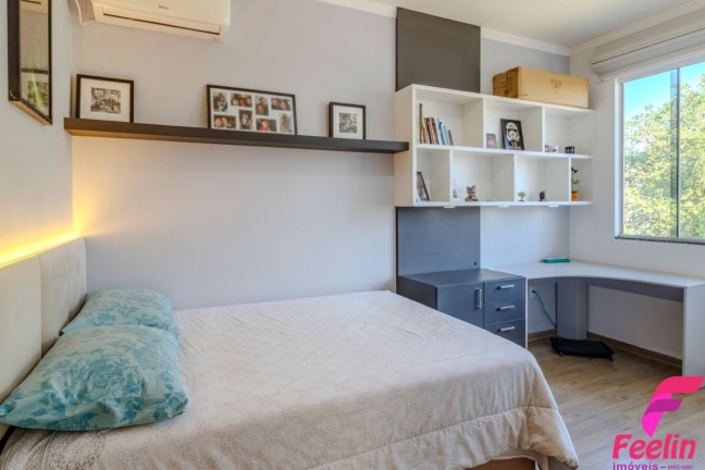 Imagem Casa de Condomínio com 3 Quartos à Venda, 199 m² em São João Do Rio Vermelho - Florianópolis Imagem Casa de Condomínio com 3 Quartos à Venda, 199 m² em São João Do Rio Vermelho - Florianópolis