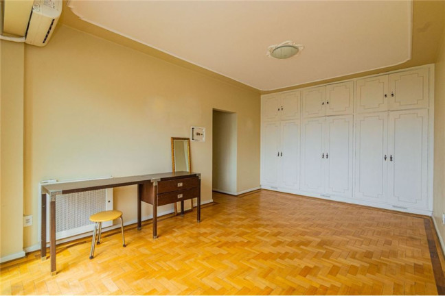 Imagem Apartamento com 3 Quartos à Venda, 210 m² em Centro Histórico - Porto Alegre Imagem Apartamento com 3 Quartos à Venda, 210 m² em Centro Histórico - Porto Alegre