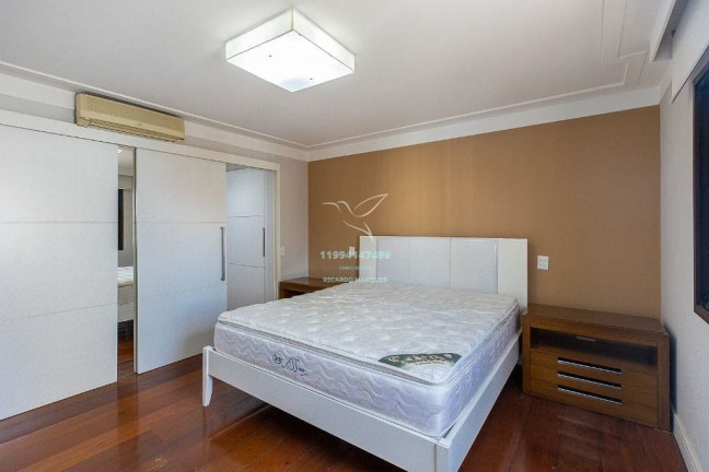 Imagem Apartamento com 3 Quartos à Venda, 230 m² em Moema - São Paulo