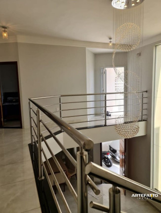 Imagem Sobrado com 3 Quartos à Venda, 205 m² Imagem Sobrado com 3 Quartos à Venda, 205 m²