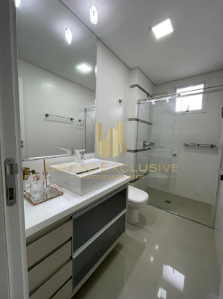 Imagem Apartamento com 3 Quartos à Venda, 132 m² em Centro - Balneário Camboriú Imagem Apartamento com 3 Quartos à Venda, 132 m² em Centro - Balneário Camboriú