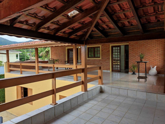 Casa com 5 Quartos à Venda,  em Jardim Carolina - Ubatuba