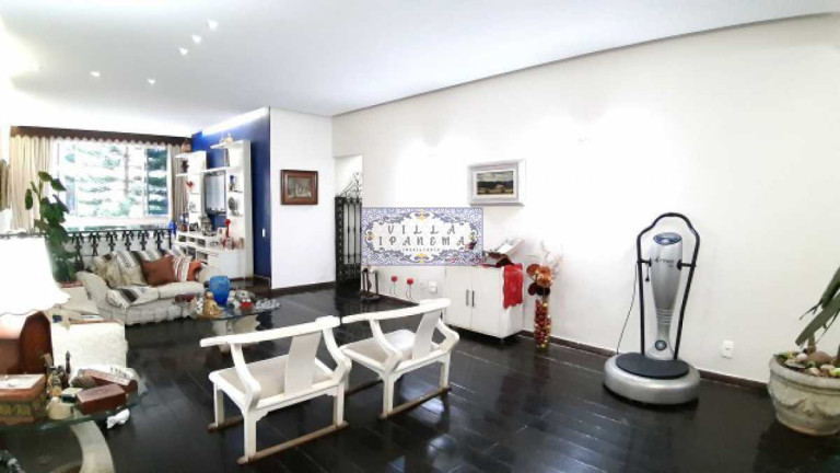 Imagem Apartamento com 3 Quartos à Venda, 190 m² em Copacabana - Rio De Janeiro Imagem Apartamento com 3 Quartos à Venda, 190 m² em Copacabana - Rio De Janeiro