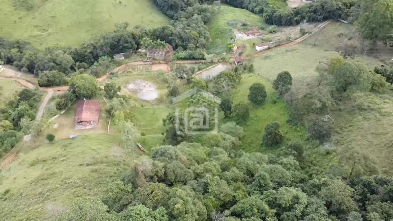 Imagem Imóvel com 3 Quartos à Venda, 100 m² em Amendoim - Caldas Imagem Imóvel com 3 Quartos à Venda, 100 m² em Amendoim - Caldas