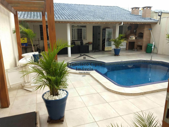 Sobrado com 5 Quartos à Venda, 357 m² em Pedregulho - Guaratinguetá
