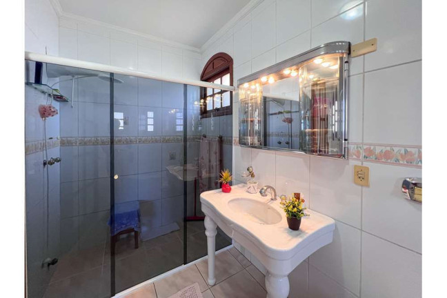 Imagem Casa com 3 Quartos à Venda, em Igara - Canoas Imagem Casa com 3 Quartos à Venda, em Igara - Canoas