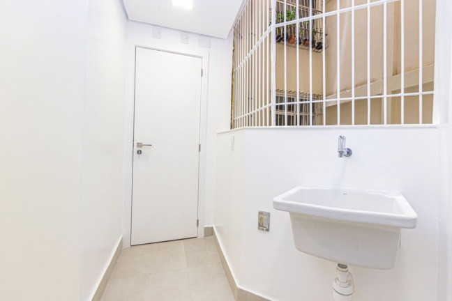 Imagem Imóvel com 3 Quartos à Venda, 129 m² em Copacabana - Rio De Janeiro Imagem Imóvel com 3 Quartos à Venda, 129 m² em Copacabana - Rio De Janeiro