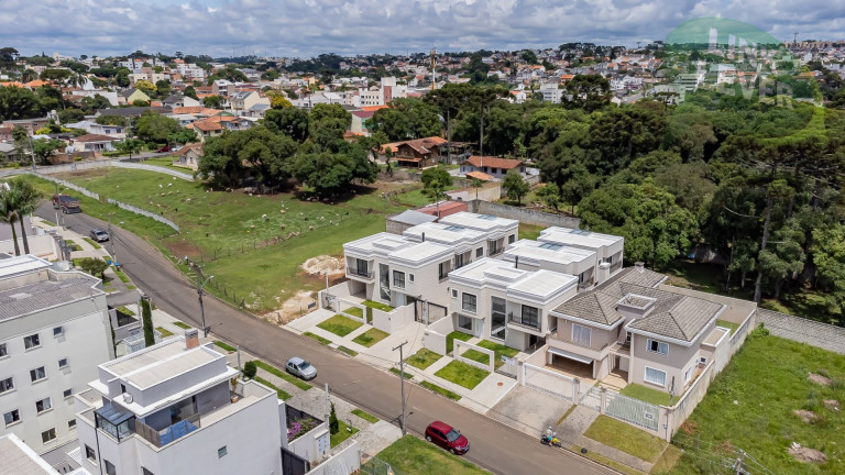 Imagem Sobrado com 3 Quartos à Venda, 163 m² em Boa Vista - Curitiba