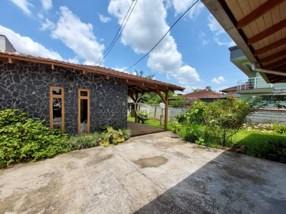 Imagem Casa com 3 Quartos à Venda, 60 m² em Glória - Joinville Imagem Casa com 3 Quartos à Venda, 60 m² em Glória - Joinville