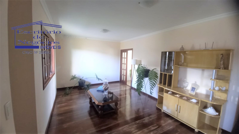 Imagem Casa com 4 Quartos à Venda, 260 m² em Vila Nova - Porto Alegre Imagem Casa com 4 Quartos à Venda, 260 m² em Vila Nova - Porto Alegre