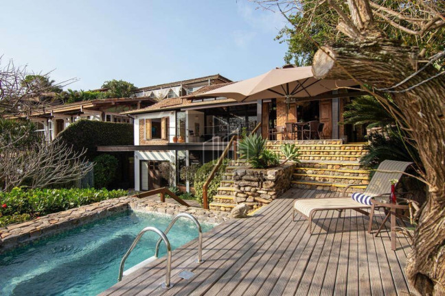 Imagem Casa com 9 Quartos à Venda, 434 m² em Ferradura - Armação Dos Búzios Imagem Casa com 9 Quartos à Venda, 434 m² em Ferradura - Armação Dos Búzios